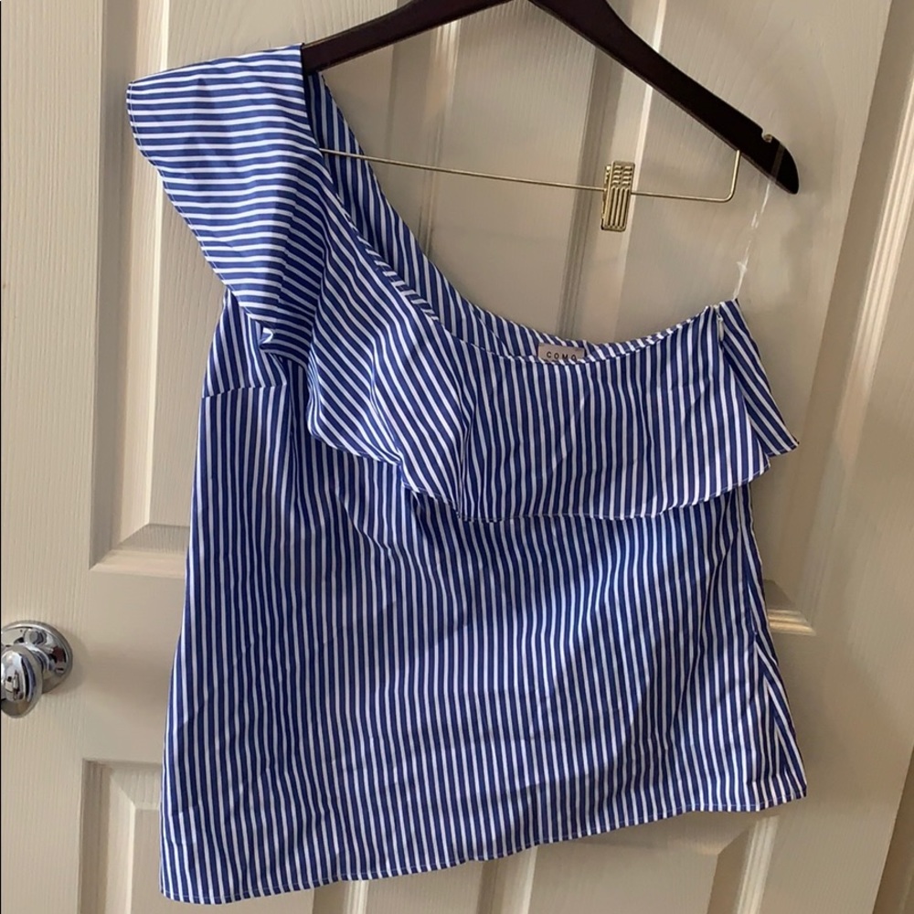 One shoulder ruffle top!